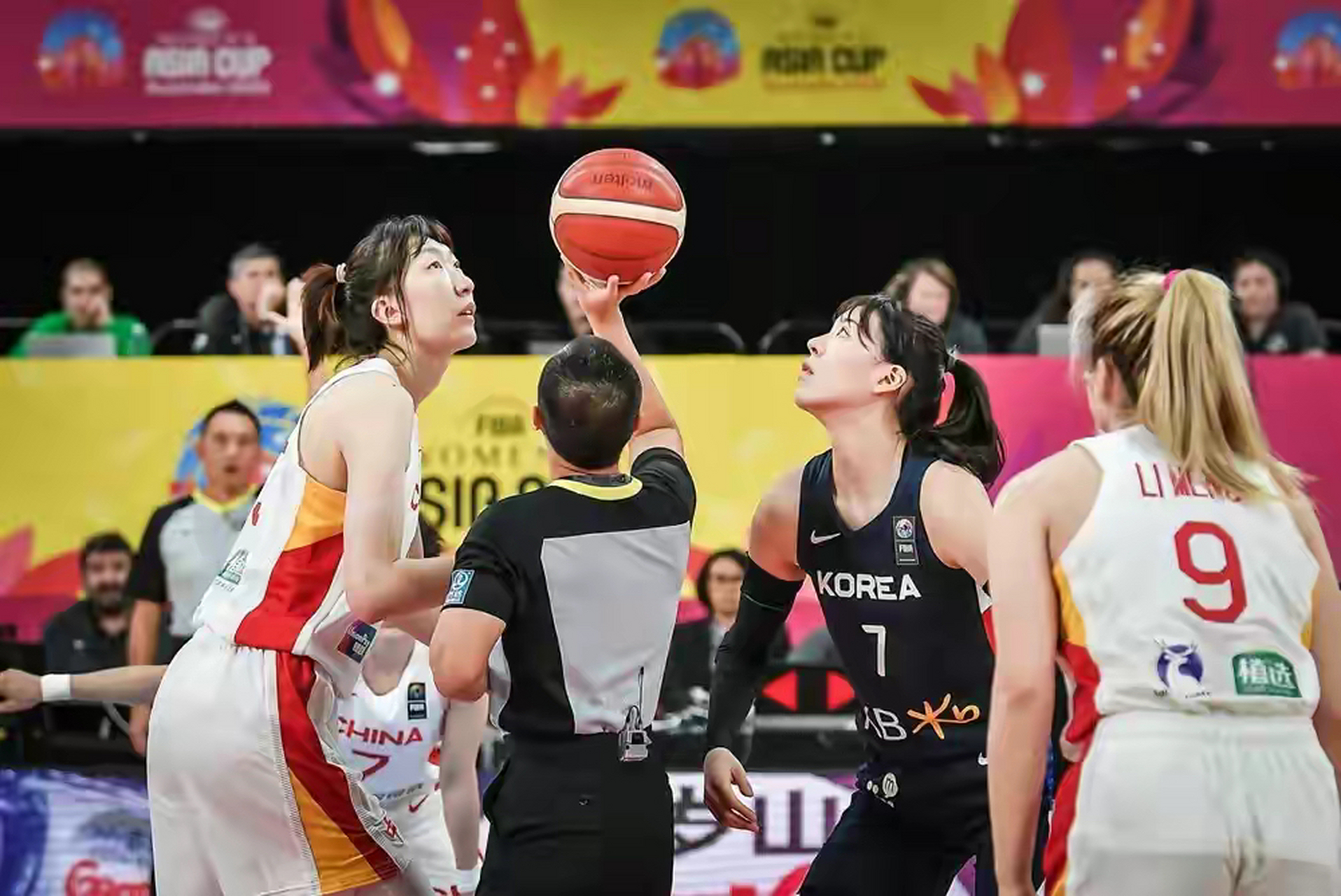 包含篮球亚洲杯：韩国队惊险逆转晋级的词条